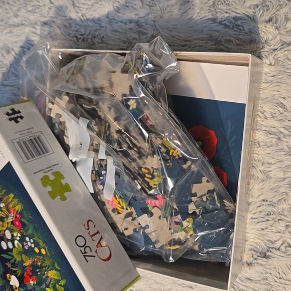 Buffalo Summer Cat 750 Piece Puzzle - Picture 2 of 5